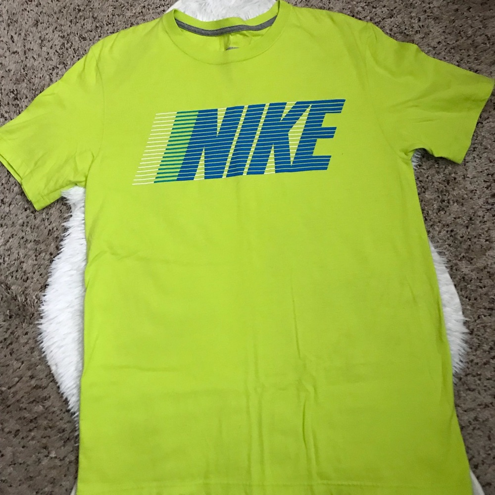 Nike men’s size medium t-shirt